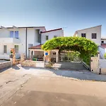 Apartments Lora